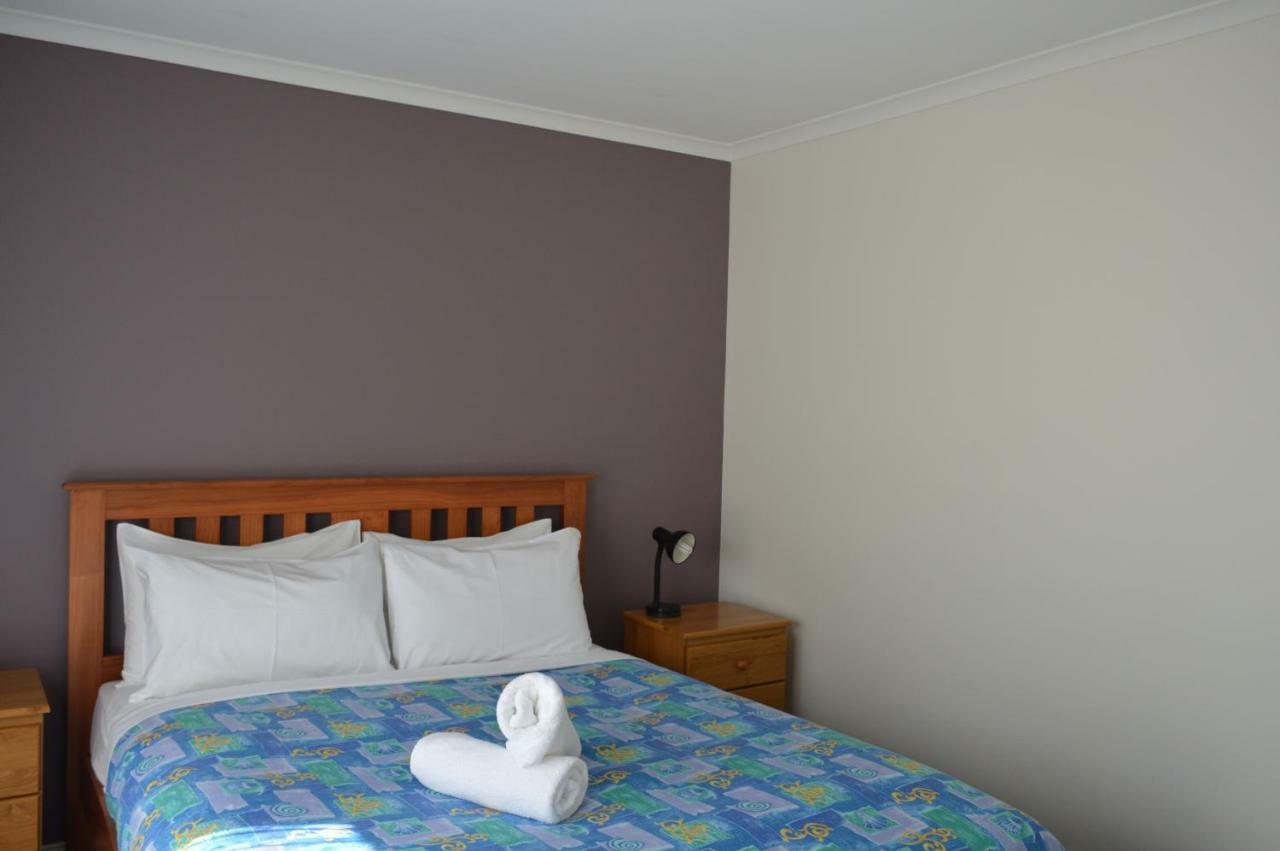 Woodbyne Resort Wimbledon Heights Bagian luar foto